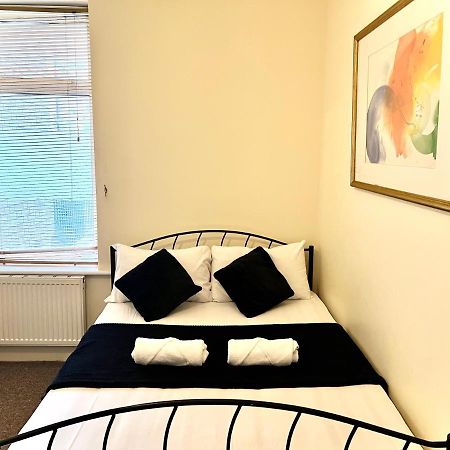 Aldgate Holiday Rooms Лондон Экстерьер фото