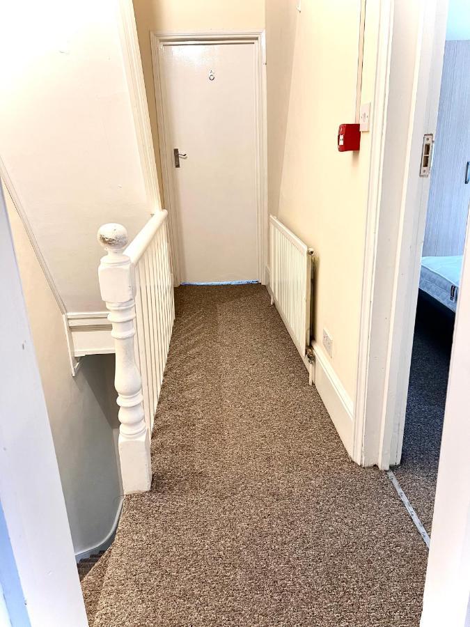 Aldgate Holiday Rooms Лондон Экстерьер фото